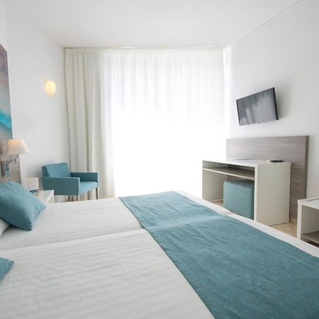 Azuline Hoteles Mar Amantis & II San Antonio Szoba fotó