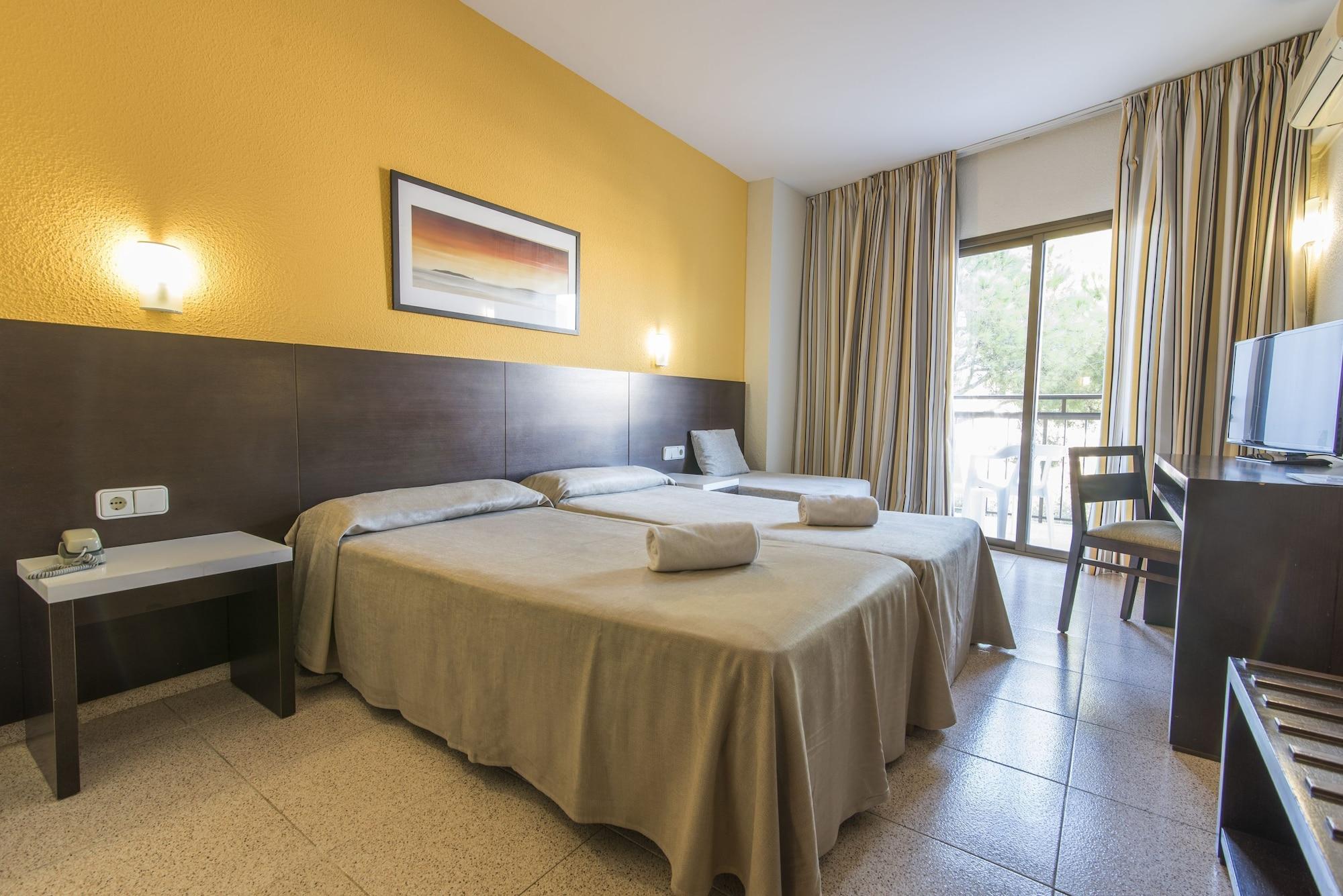 Azuline Hoteles Mar Amantis & II San Antonio Kültér fotó