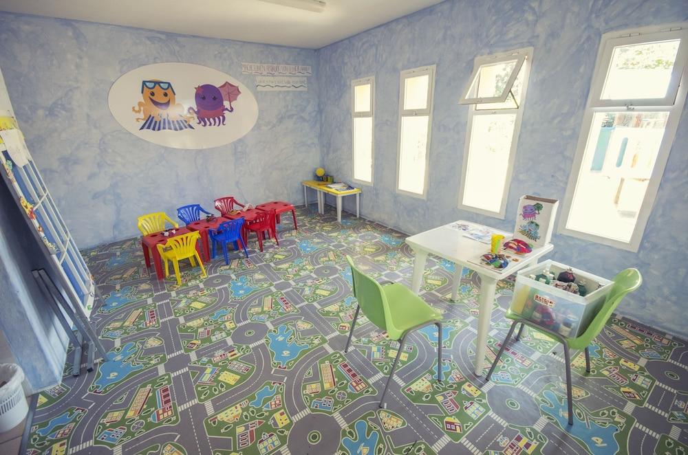 Azuline Hoteles Mar Amantis & II San Antonio Kültér fotó