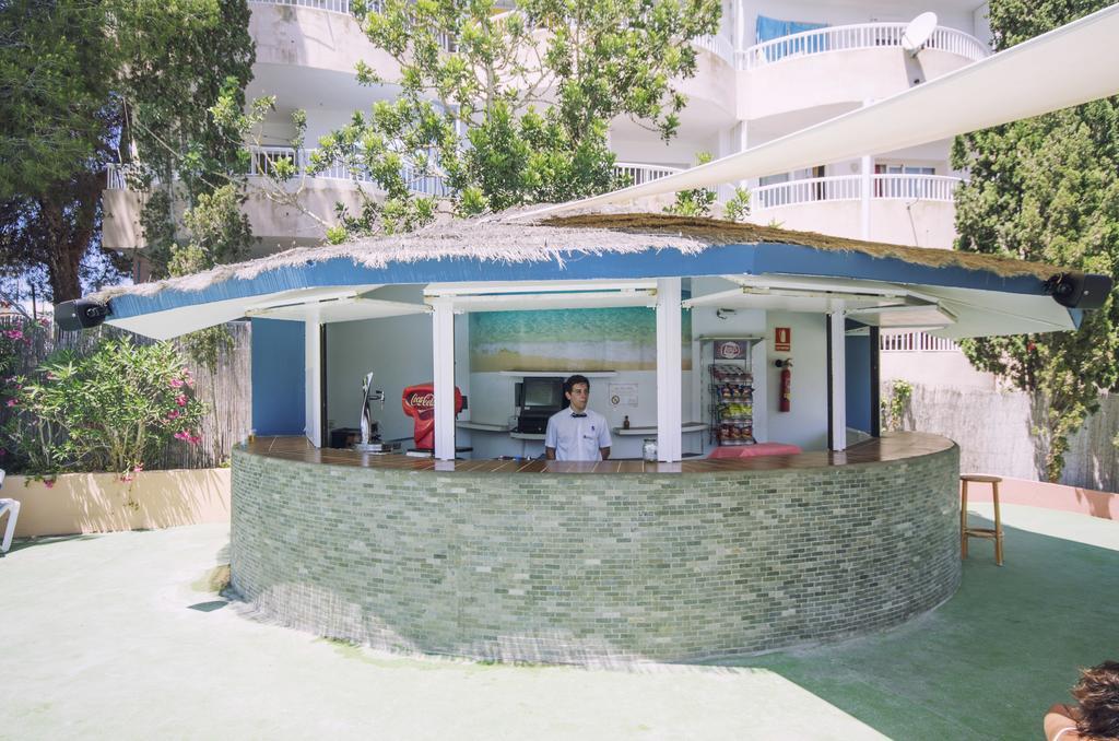 Azuline Hoteles Mar Amantis & II San Antonio Kültér fotó