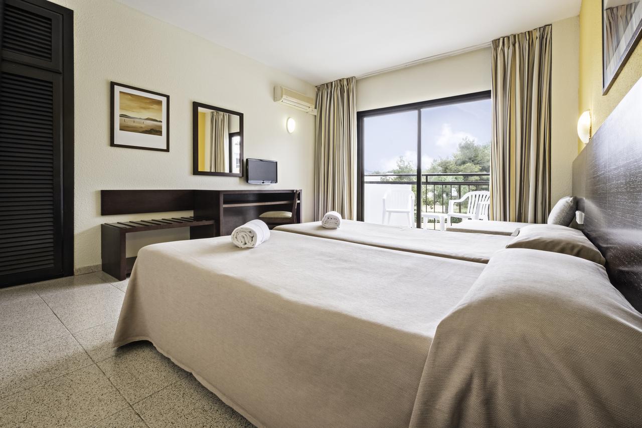 Azuline Hoteles Mar Amantis & II San Antonio Kültér fotó